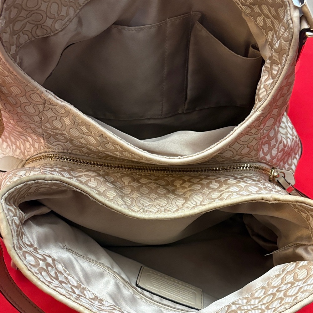EUC Coach Gold Jaquard patterned Bag - Picture 9 of 13
